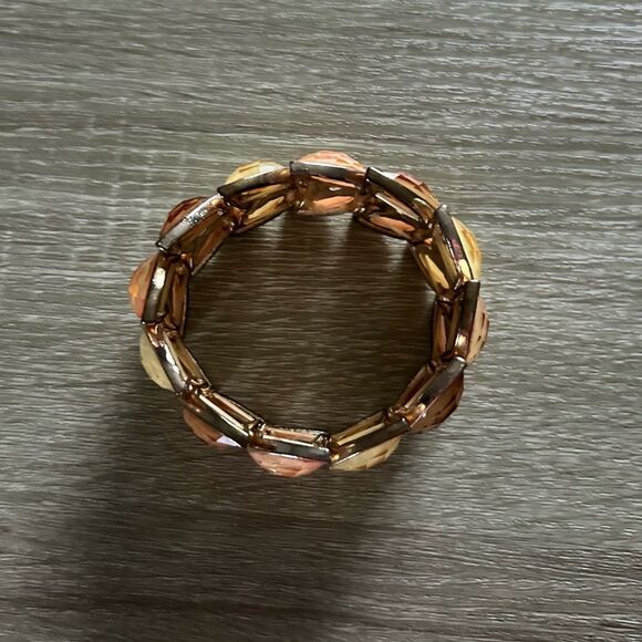 NWOT … Elegant “Multicolor” Leaf Bracelet - Picture 2 of 2